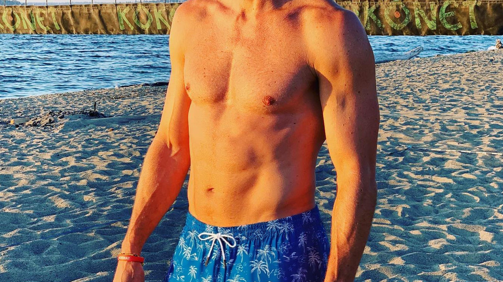 7 inch inseam 2-in-1 men’s swim shorts