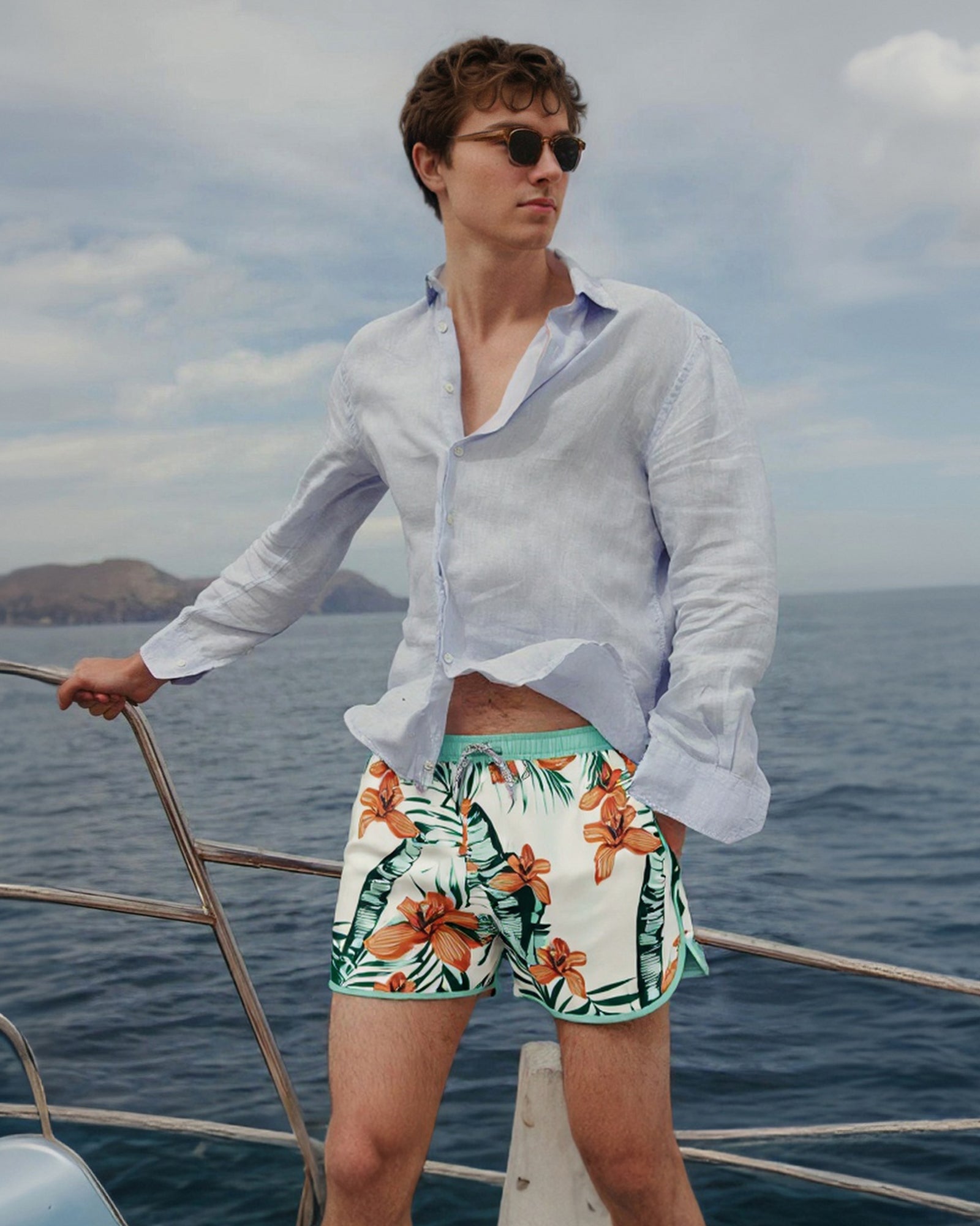 Surfcuz men’s retro piped shorts with vintage-inspired edging and quick-dry finish